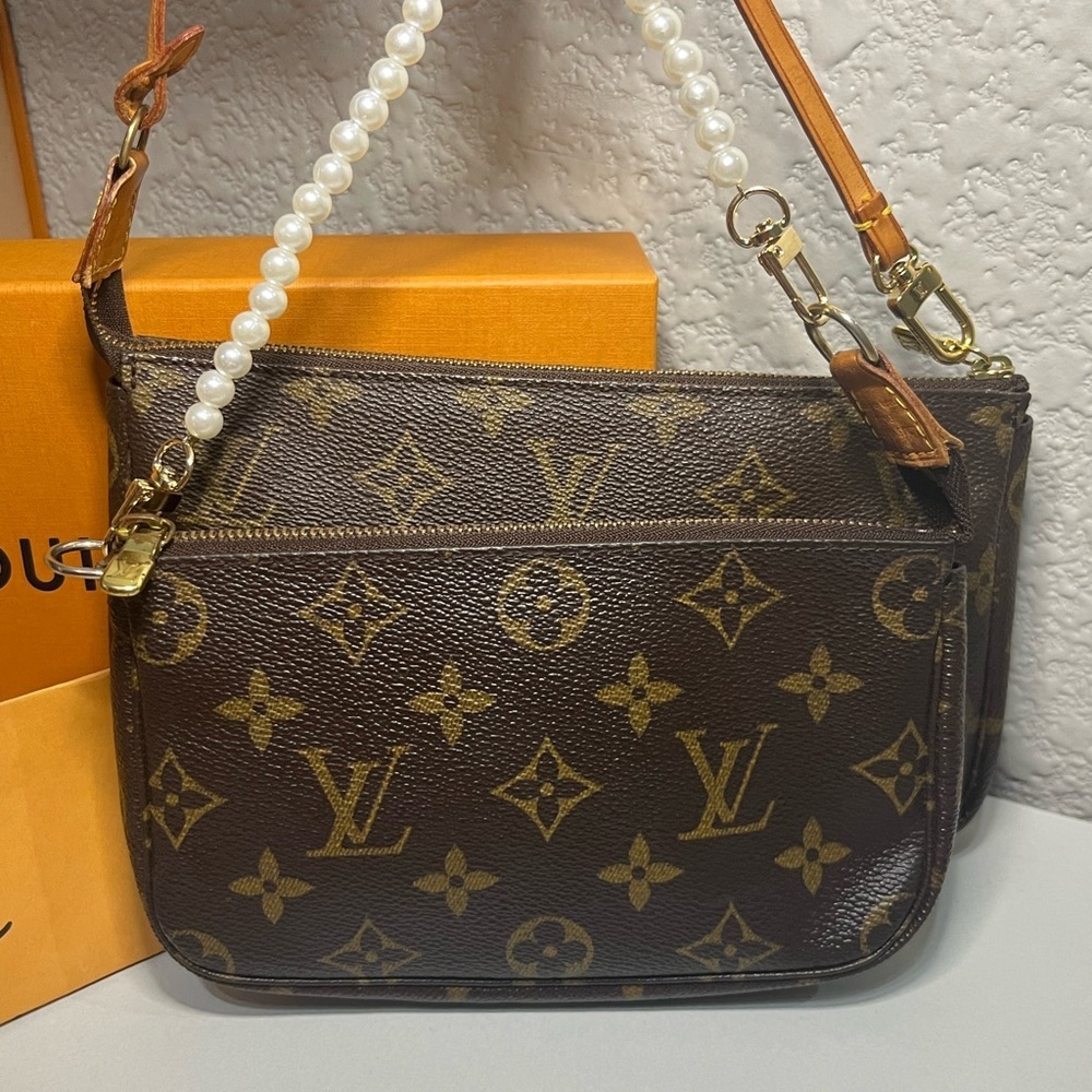 Louis Vuitton Brown Monogram Women's Bag - Picture 13 of 16
